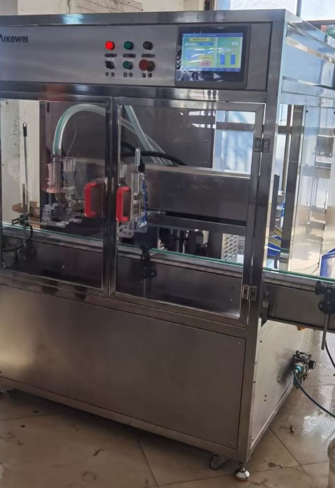 Línea de llenado servo-seguida de doble cabeza